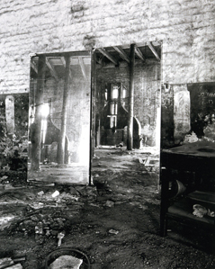 Elfriede Mejchar: aus der Serie „Aether ad narcosim. Chemiefabrik“, 1989–91