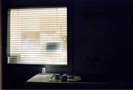 Christiane Zintzen: o.T., aus der Fotoserie „Nachtstation, AKH Wien, Psychiatrie“, Sommer 2007