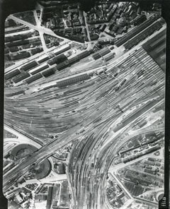 Anonym: „Senkrechtaufnahme der Gleisanlagen des Leipziger Hauptbahnhofes“, 1926