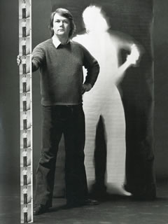 Floris Neusüss: „Neusüss verlässt den Schatten“, Installation, Kassel, 1976