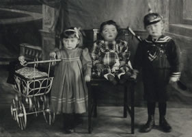 Friedrich Pöhler: Kinder der Familie Metzger, Schreiner, Wilhelmsdorf, 1909/1910